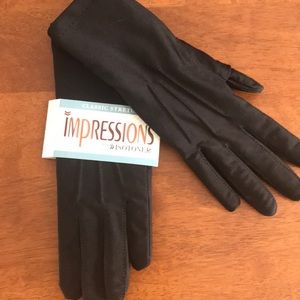 Impressions from Isotoner gloves